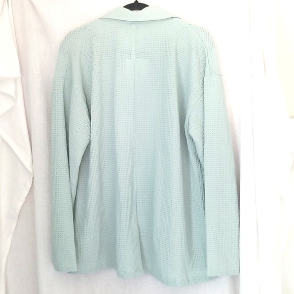 Blazer - Picture 3 of 3